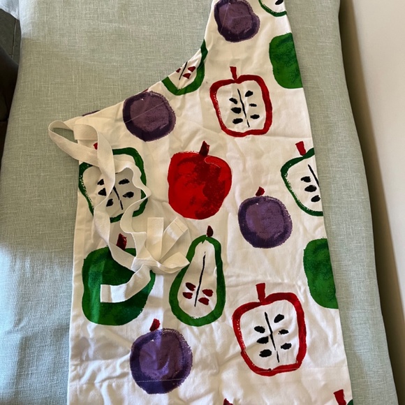 Kate spade apron, very cute pattern. NWOT - Picture 9 of 9